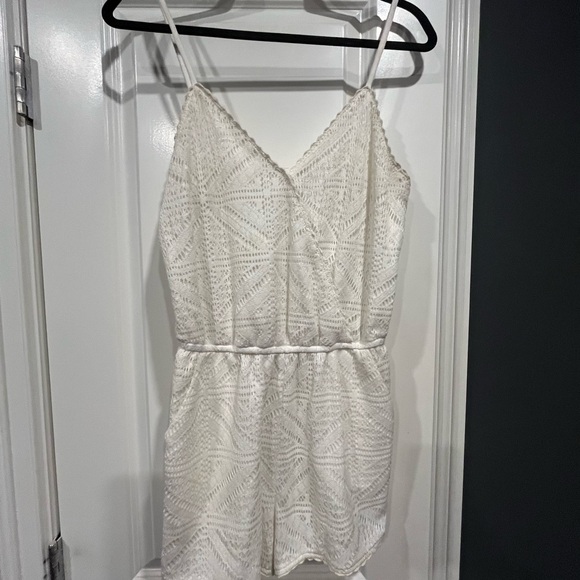 Adorable Off-White / Ivory Romper - Picture 3 of 5